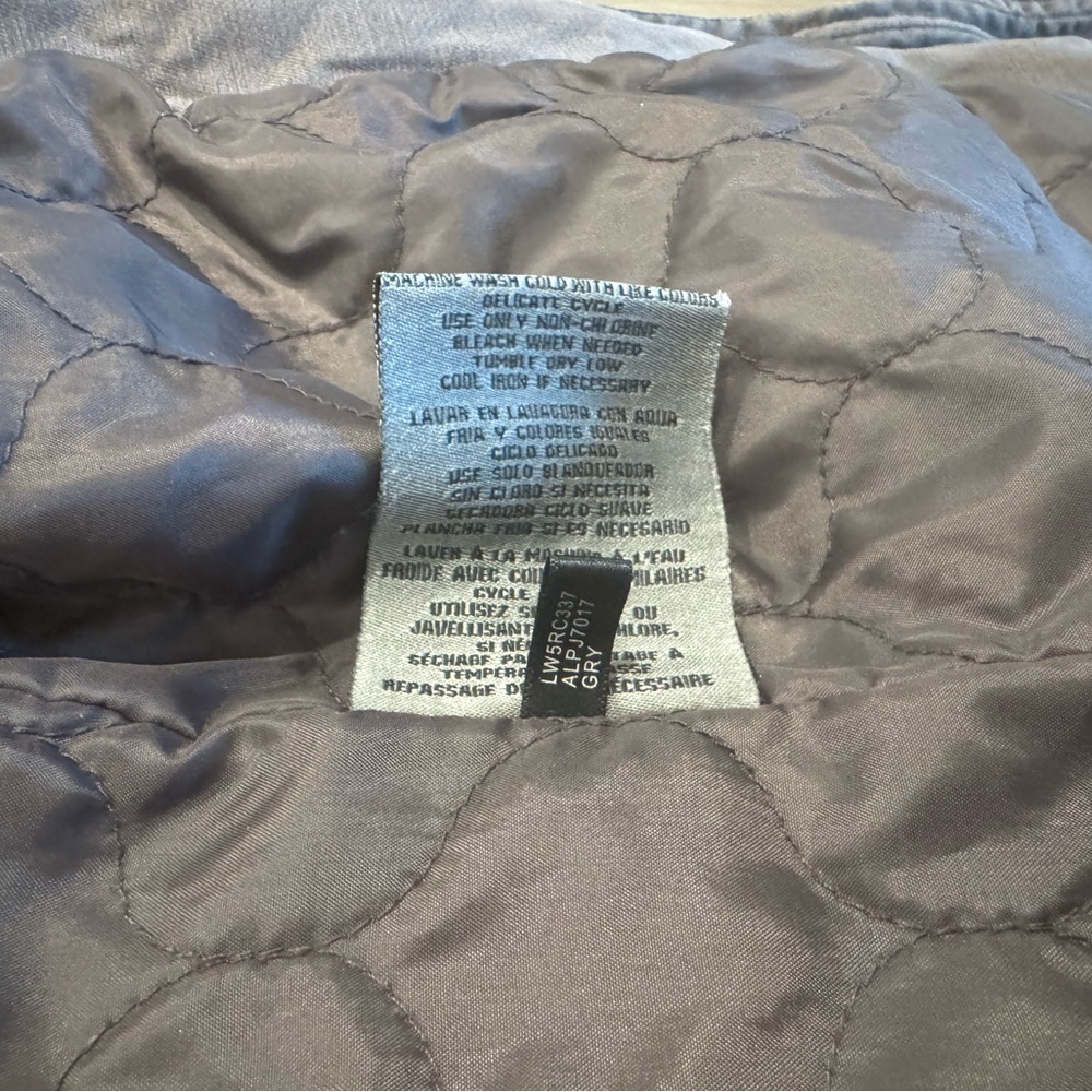 Levi's Women's Hooded Military Jacket in Gray. Size Small. Worn Once. - Picture 10 of 11